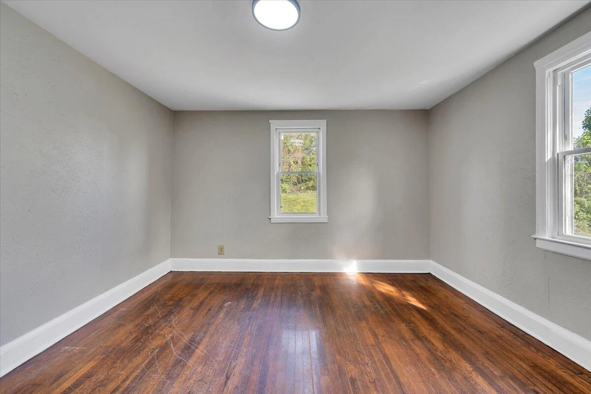 1807 Archbold AVE NE - Photo 6
