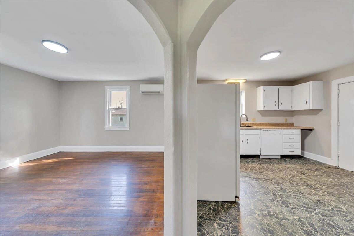 1807 Archbold AVE NE - Photo 7