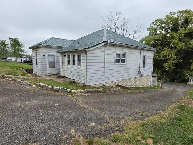 170 10th ST - Photo 10