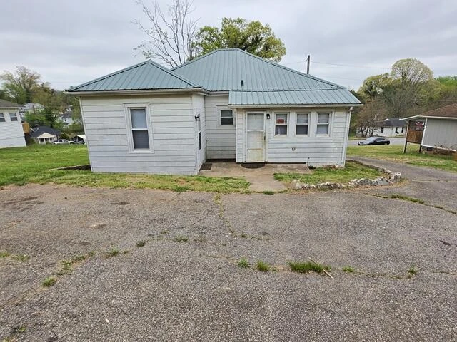 170 10th ST - Photo 13