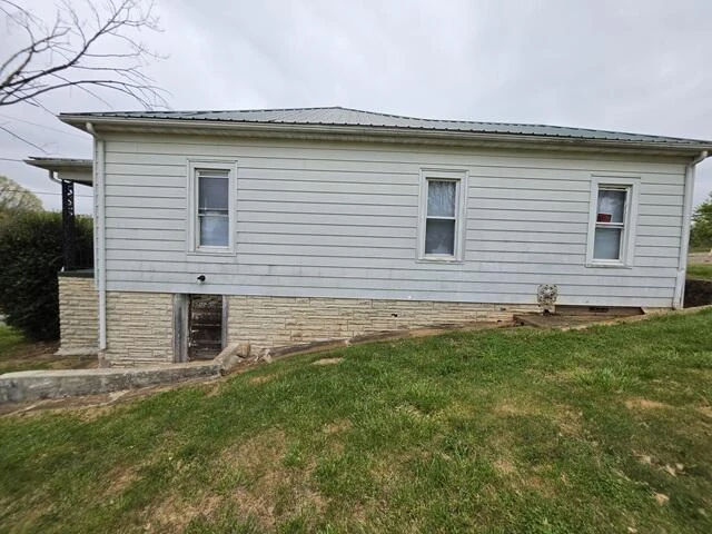 170 10th ST - Photo 16