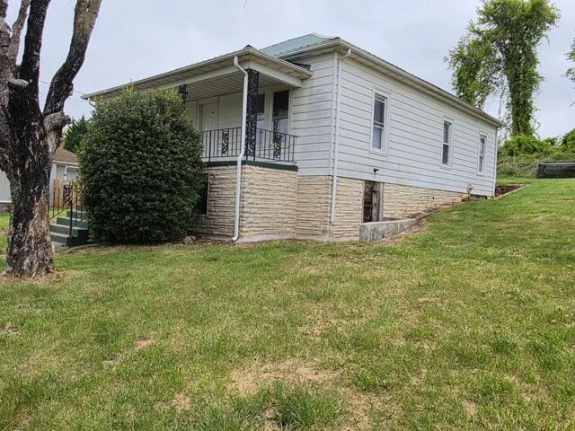 170 10th ST - Photo 17
