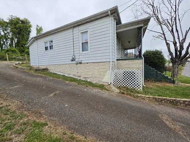 170 10th ST - Photo 9