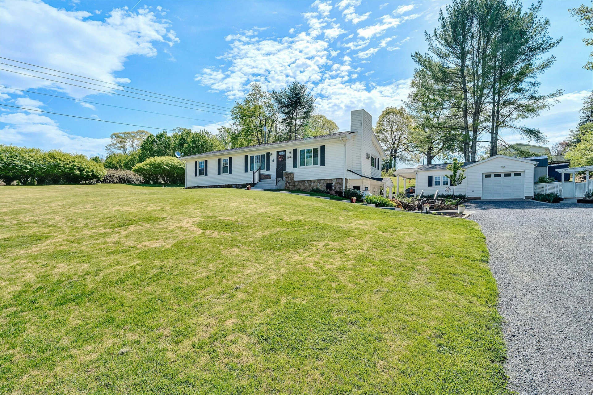 3994 Springwood RD - Photo 2
