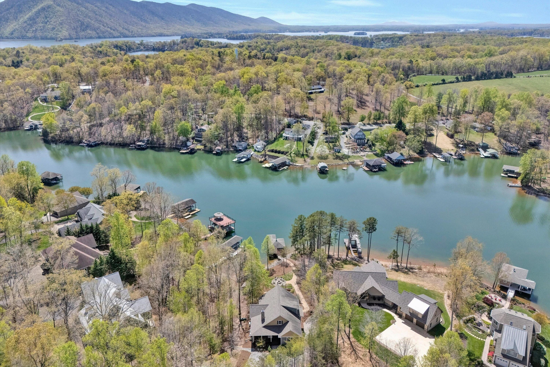 1307 Lakefield DR - Photo 10