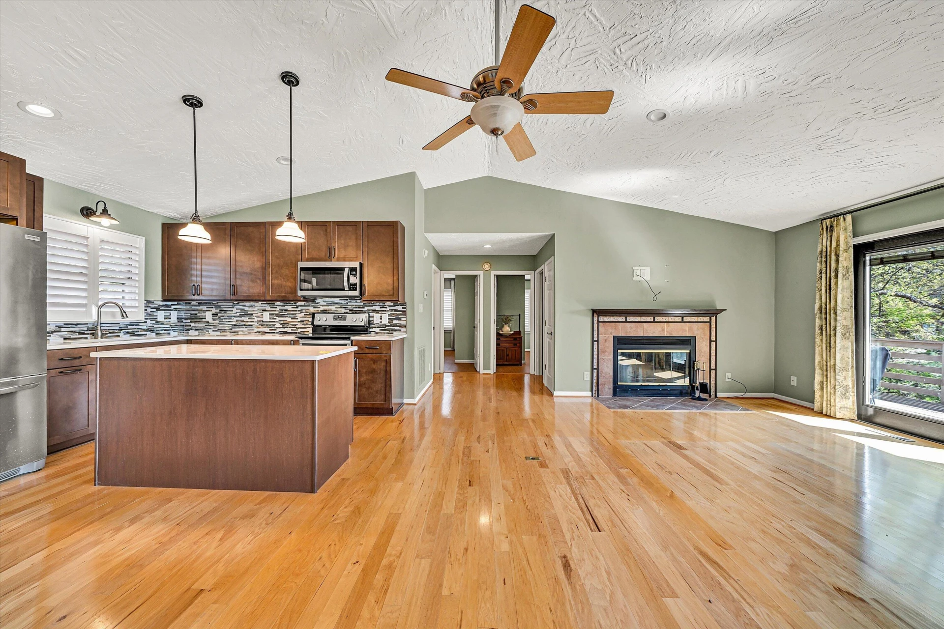 259 Brooks Point LN - Photo 10