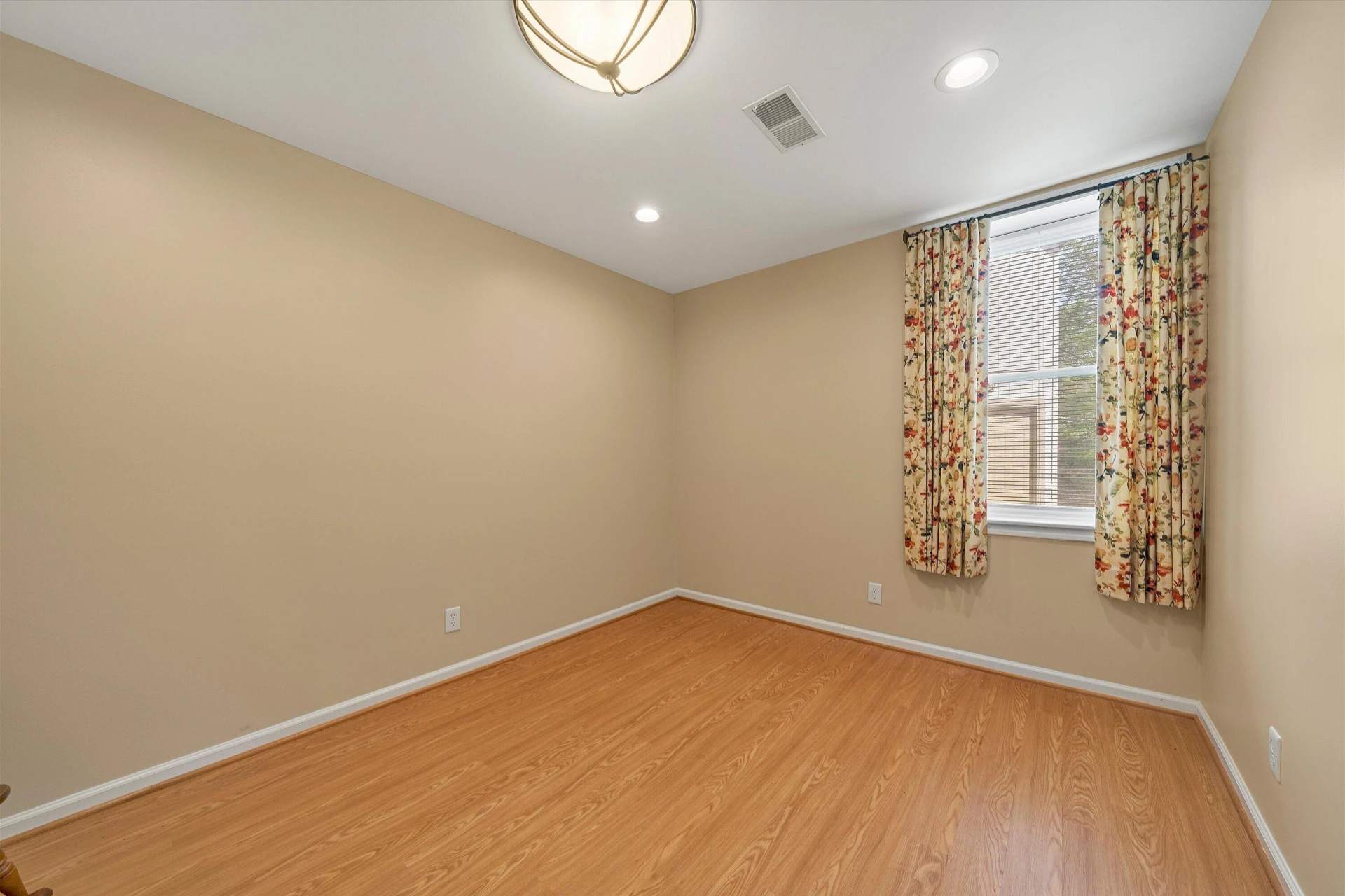 259 Brooks Point LN - Photo 32