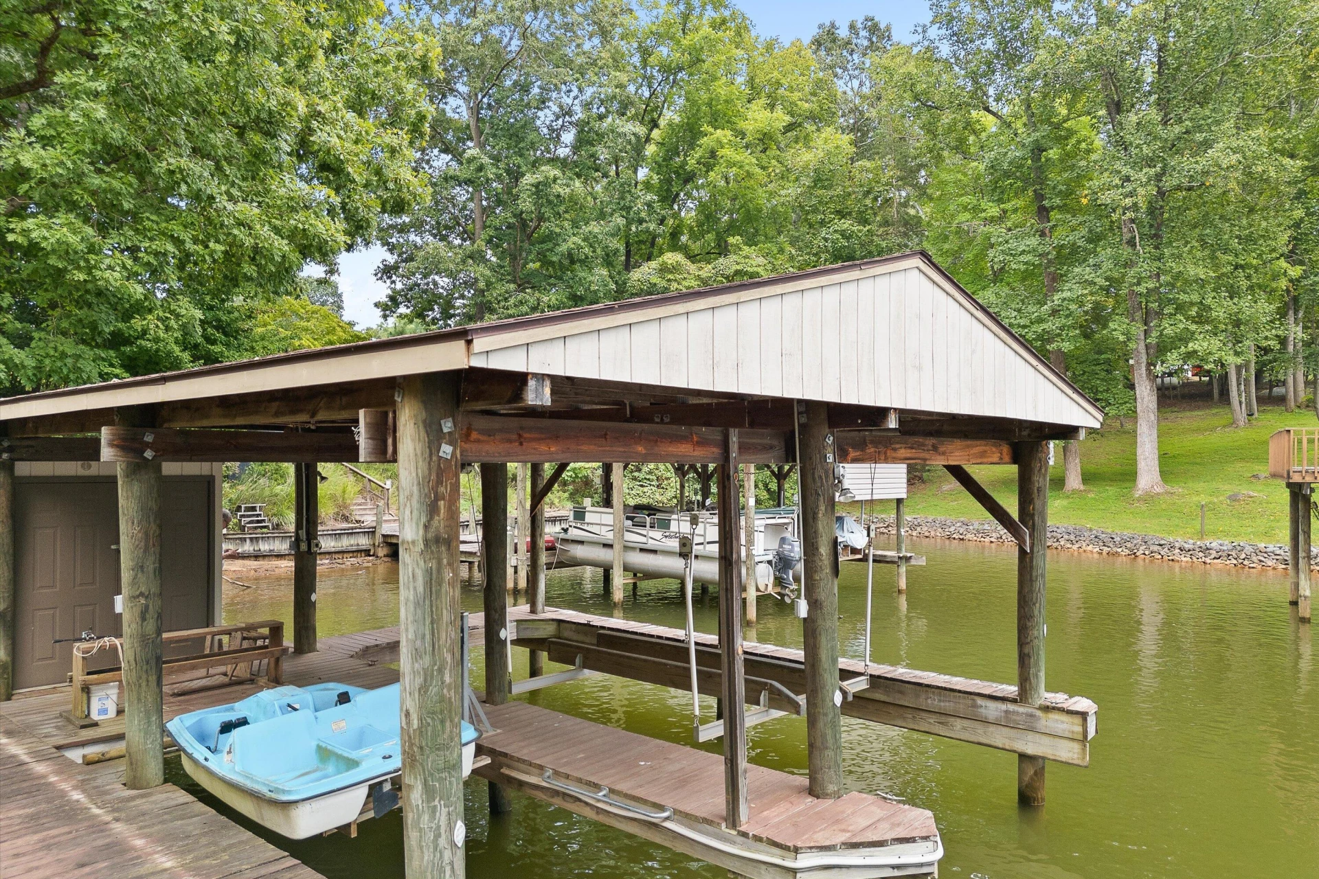 259 Brooks Point LN - Photo 39