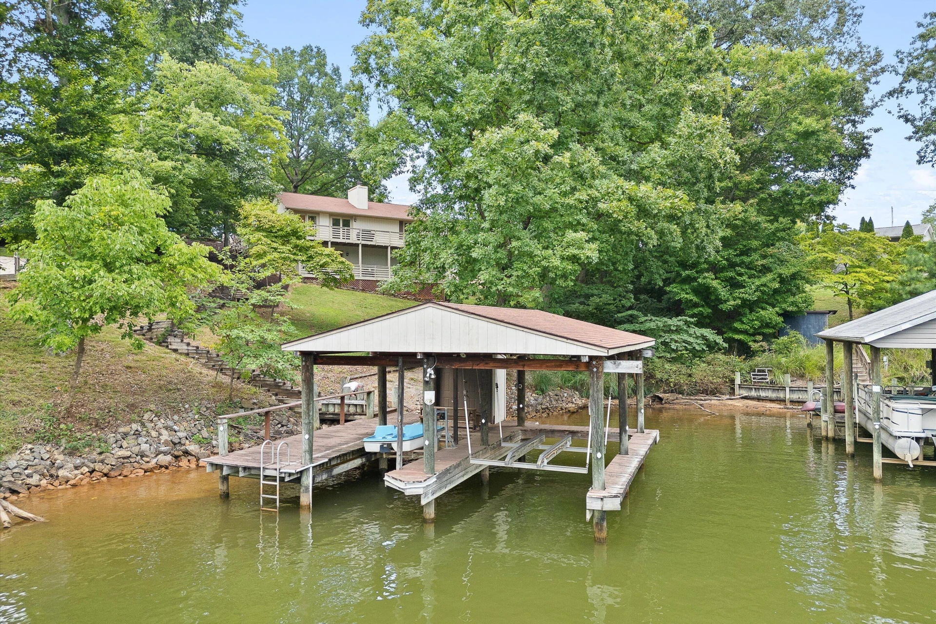 259 Brooks Point LN - Photo 40