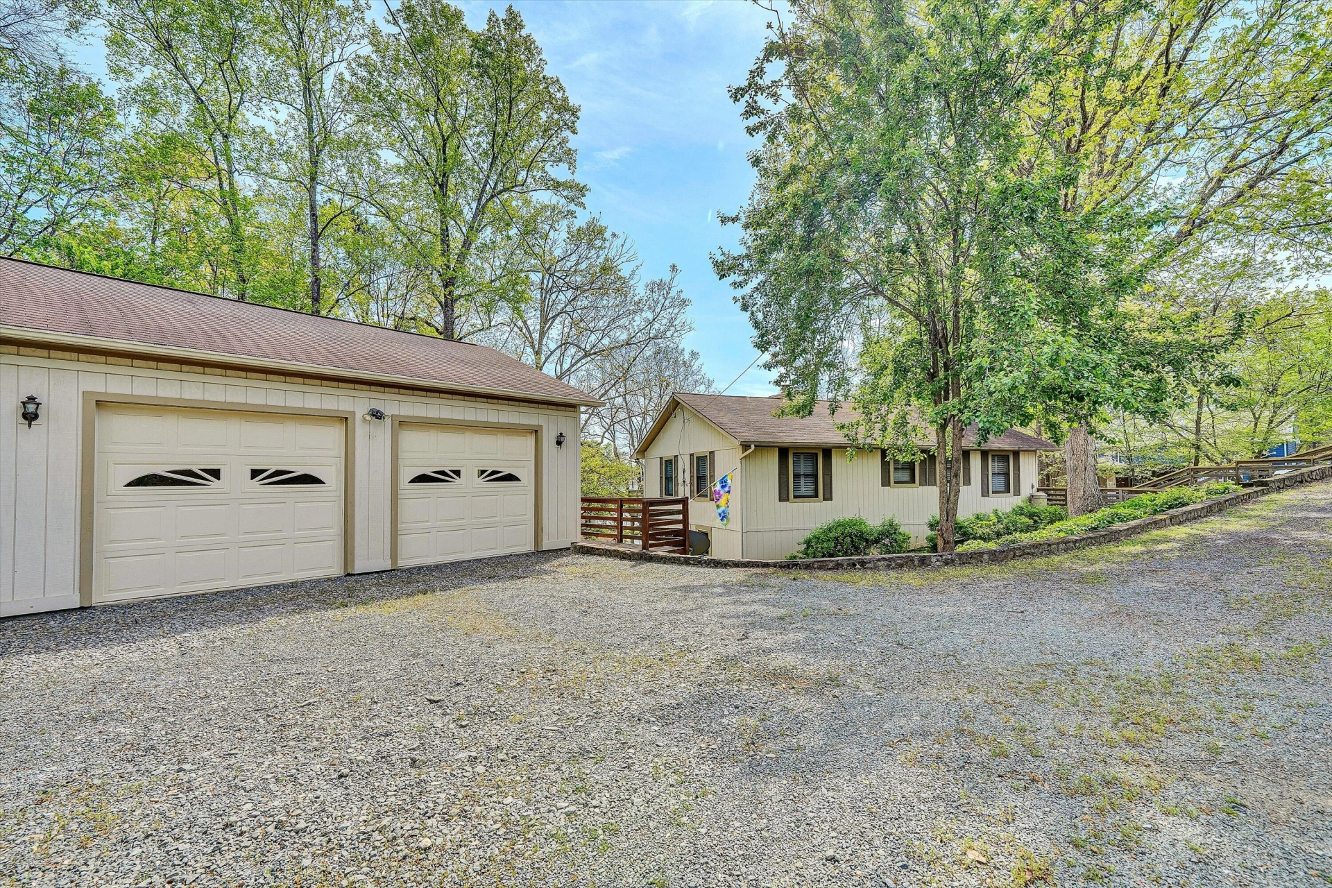 259 Brooks Point LN - Photo 50