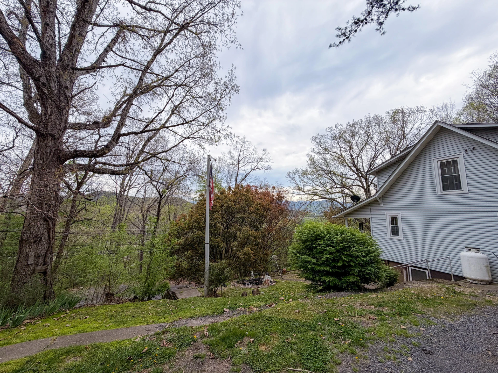110 Crescent AVE - Photo 21