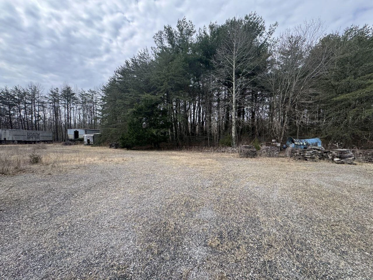 576 Kelly Creek RD - Photo 5