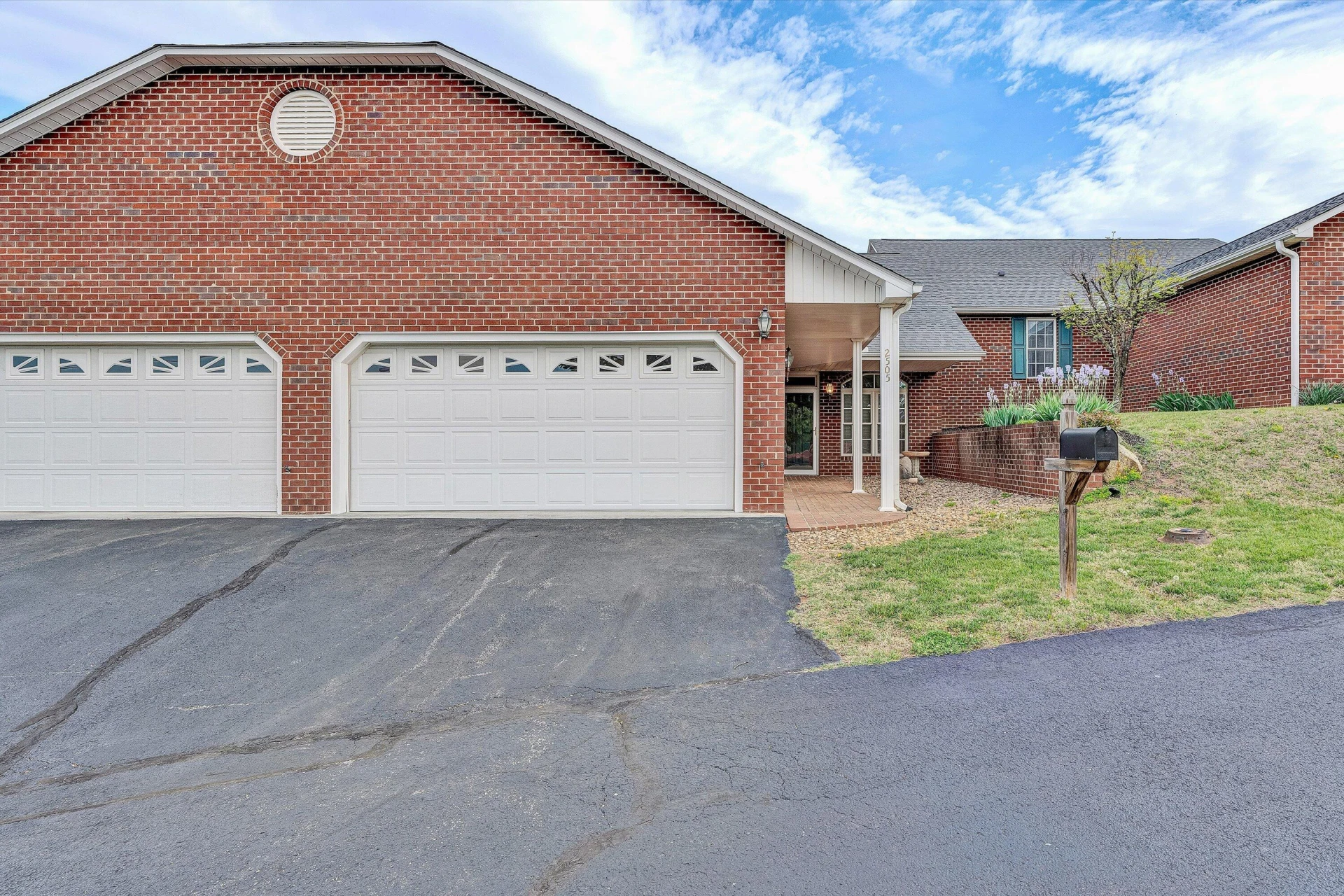 2505 Feather Garden CIR - Photo 2