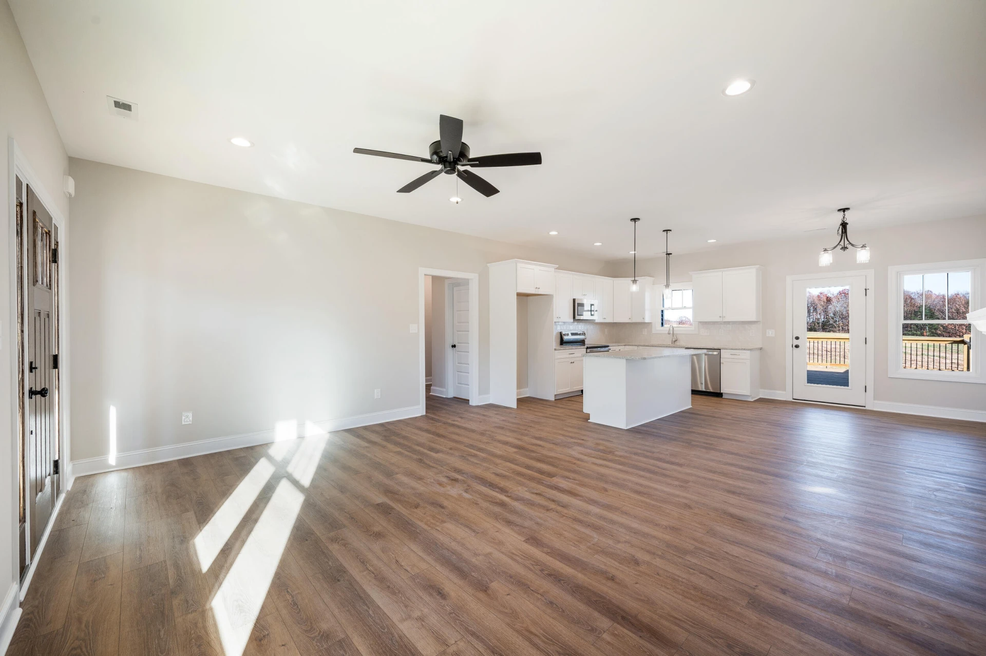10402 Leesville RD - Photo 5