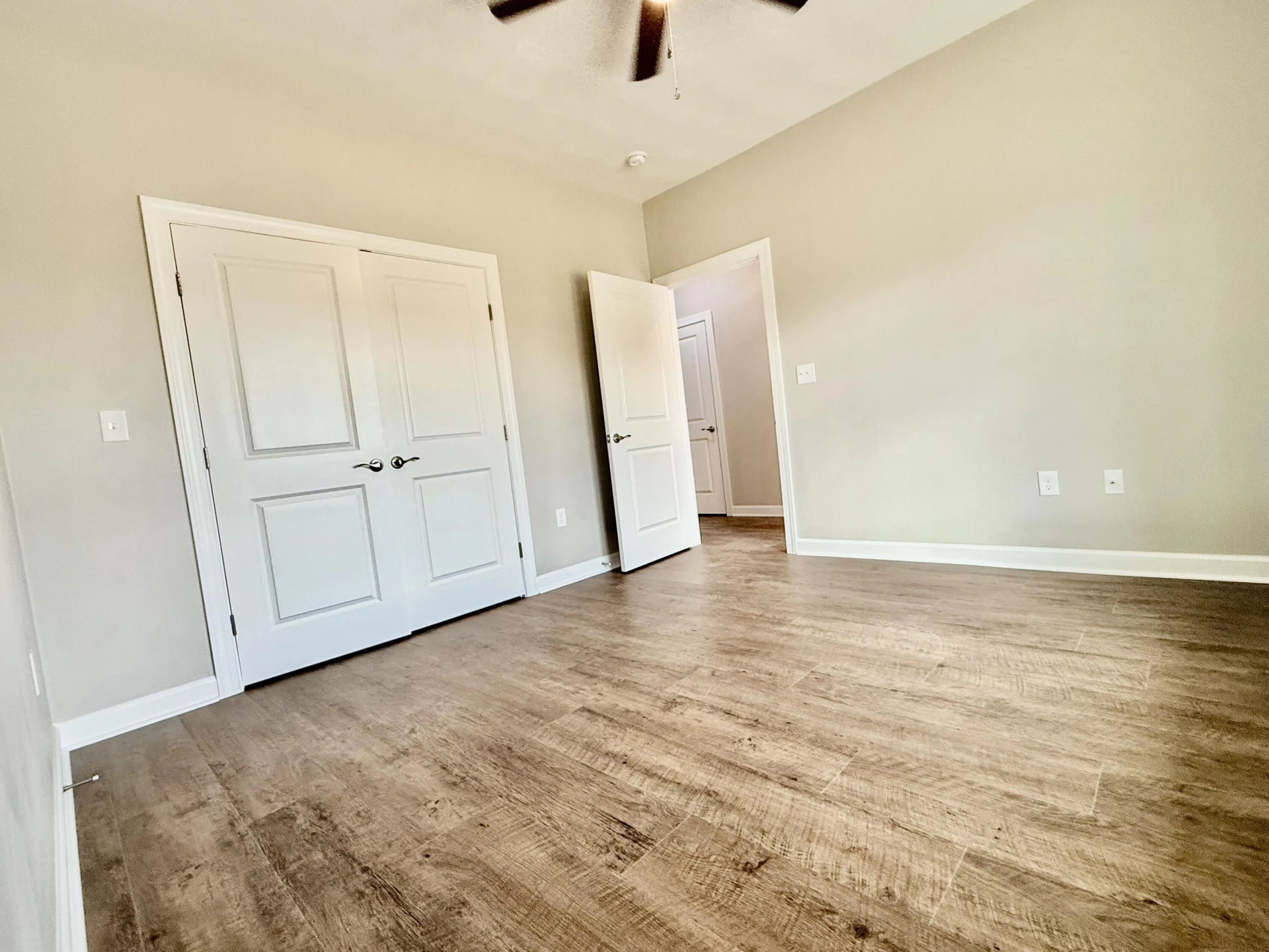 5185 Cove RD - Photo 3