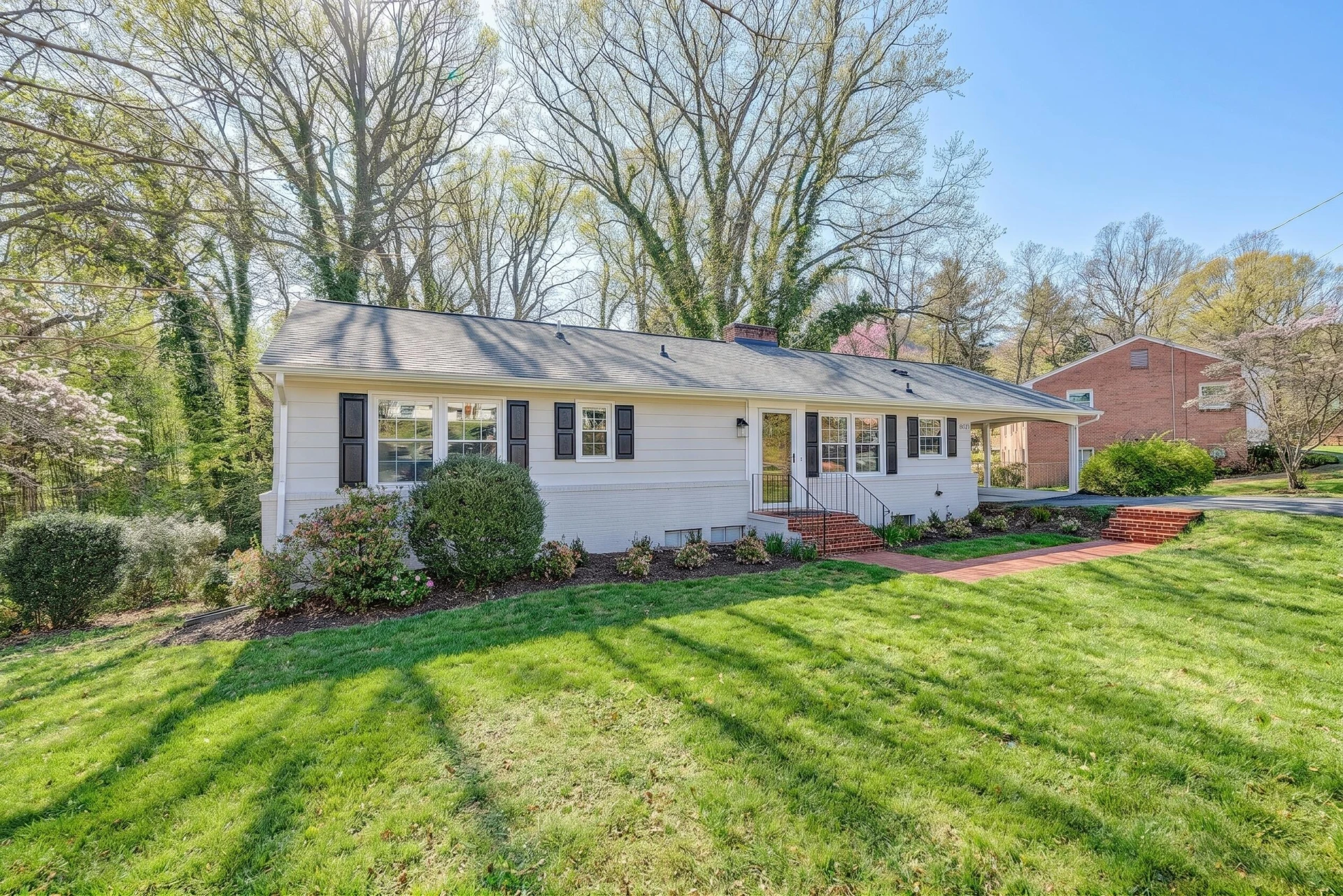 2031 Bridle LN