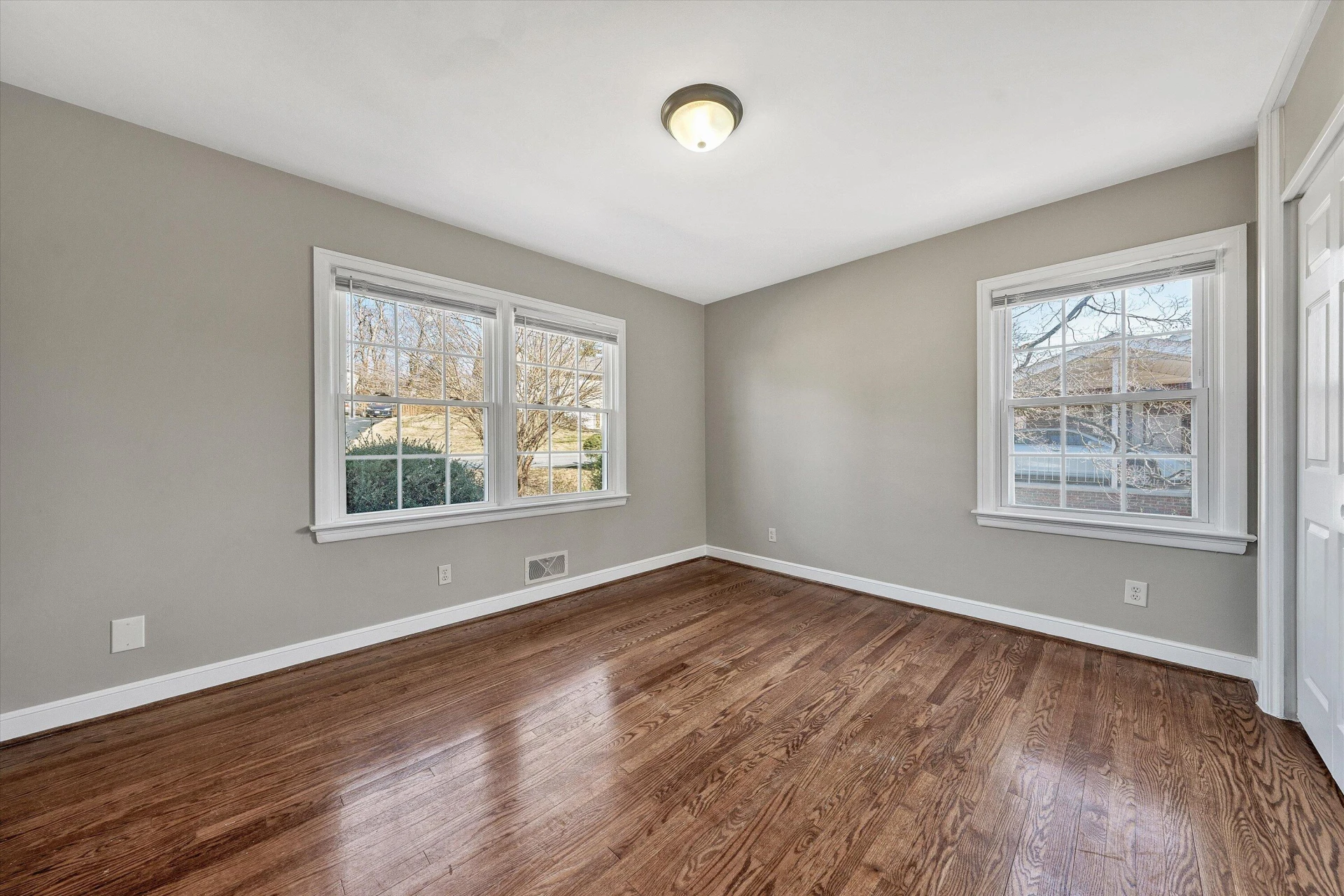 2031 Bridle LN - Photo 17