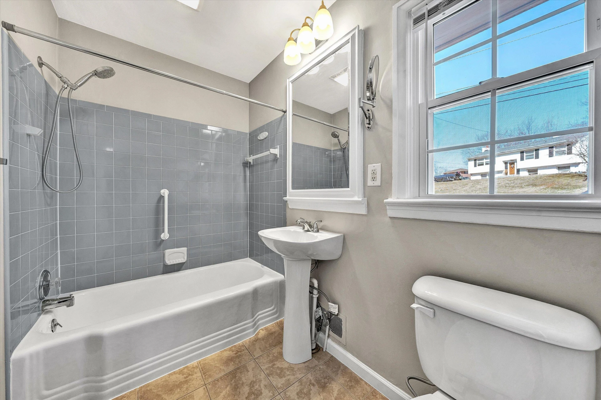 2031 Bridle LN - Photo 19