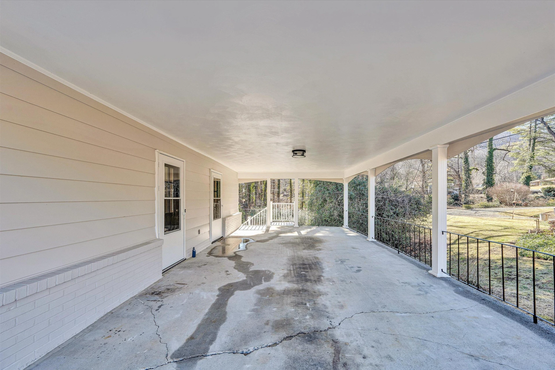 2031 Bridle LN - Photo 3