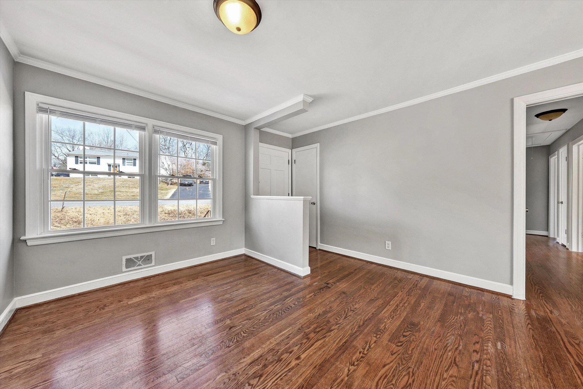 2031 Bridle LN - Photo 4