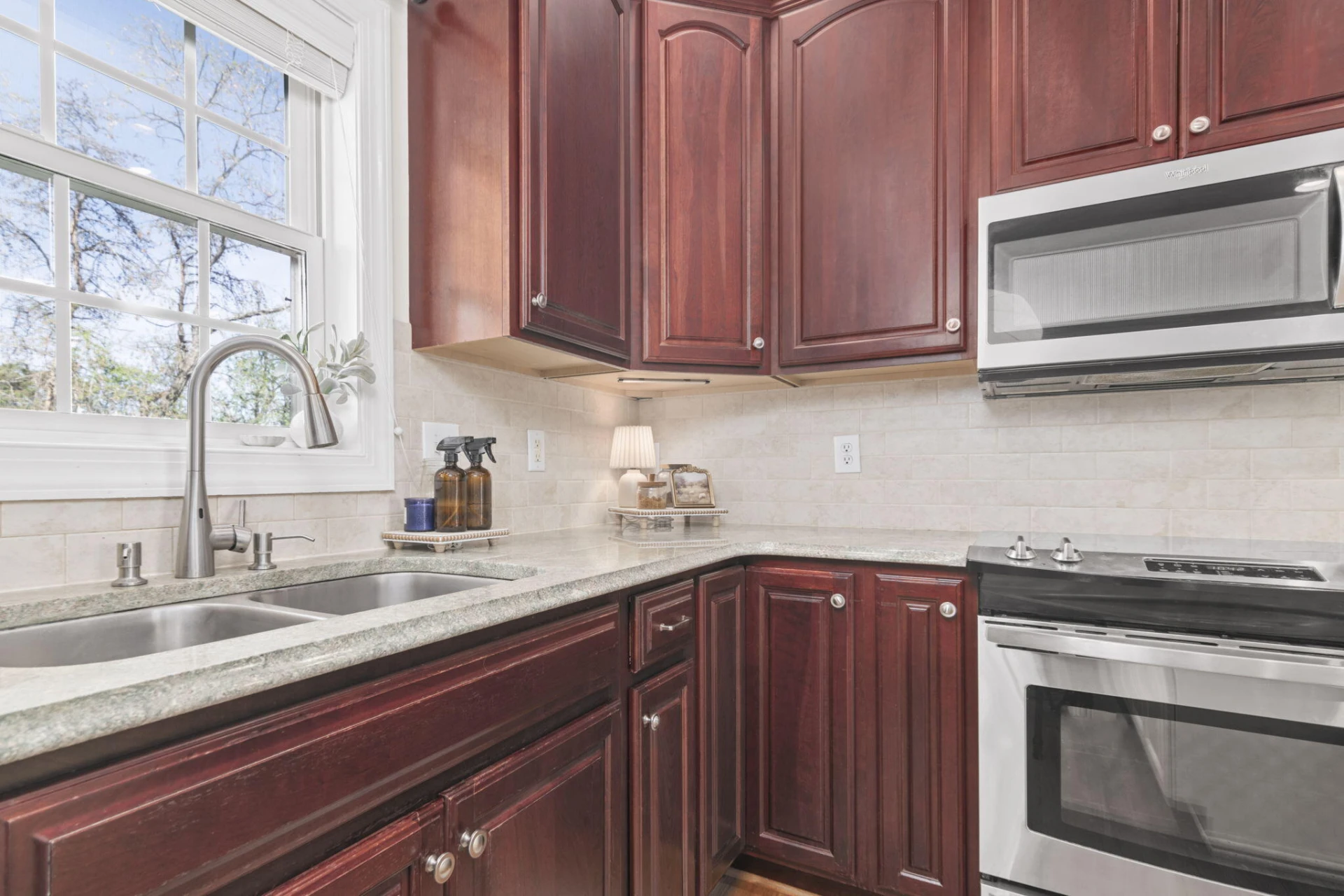 1164 Majestic Oaks DR - Photo 18