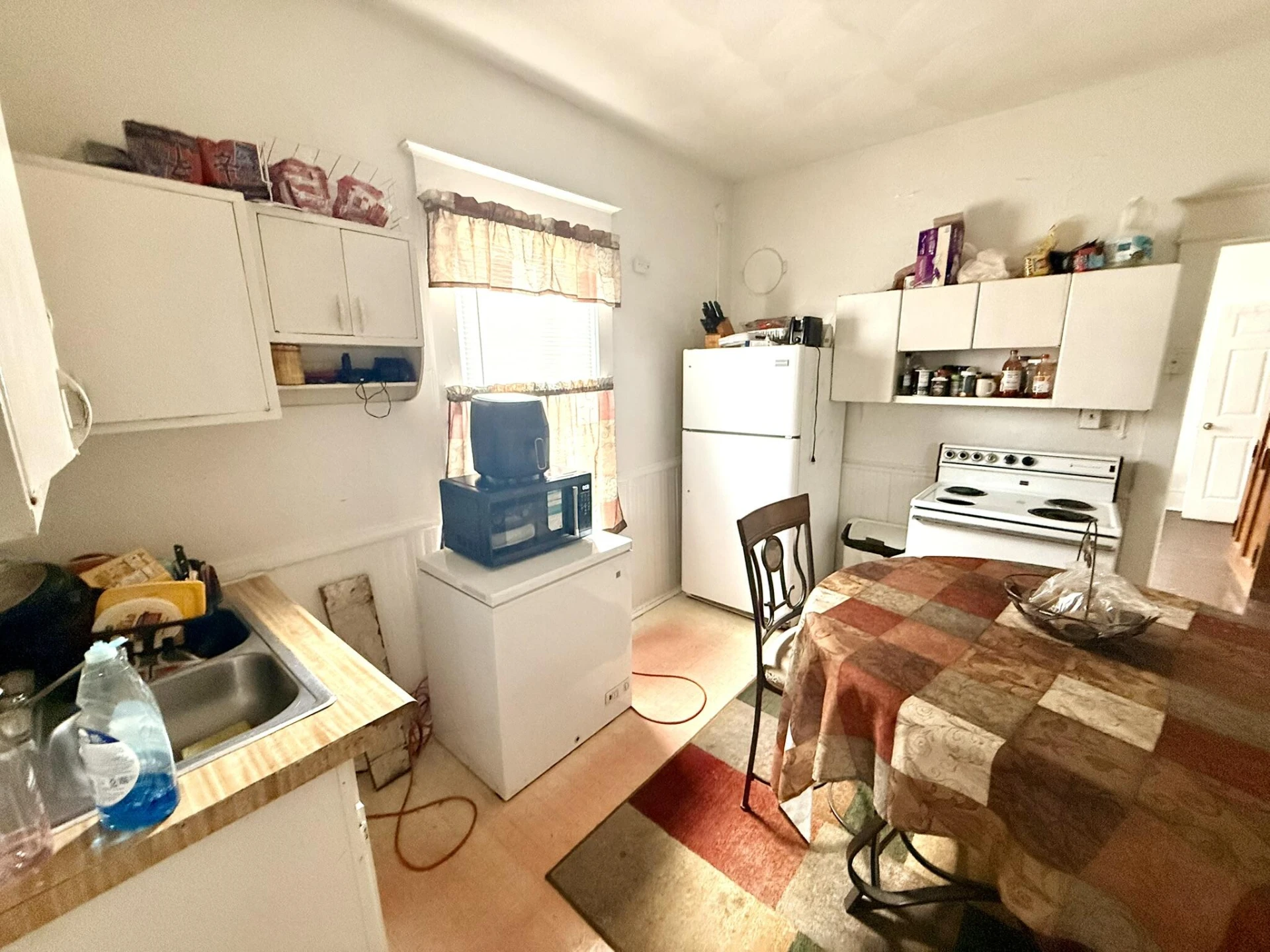 1831 Orange AVE NW - Photo 2