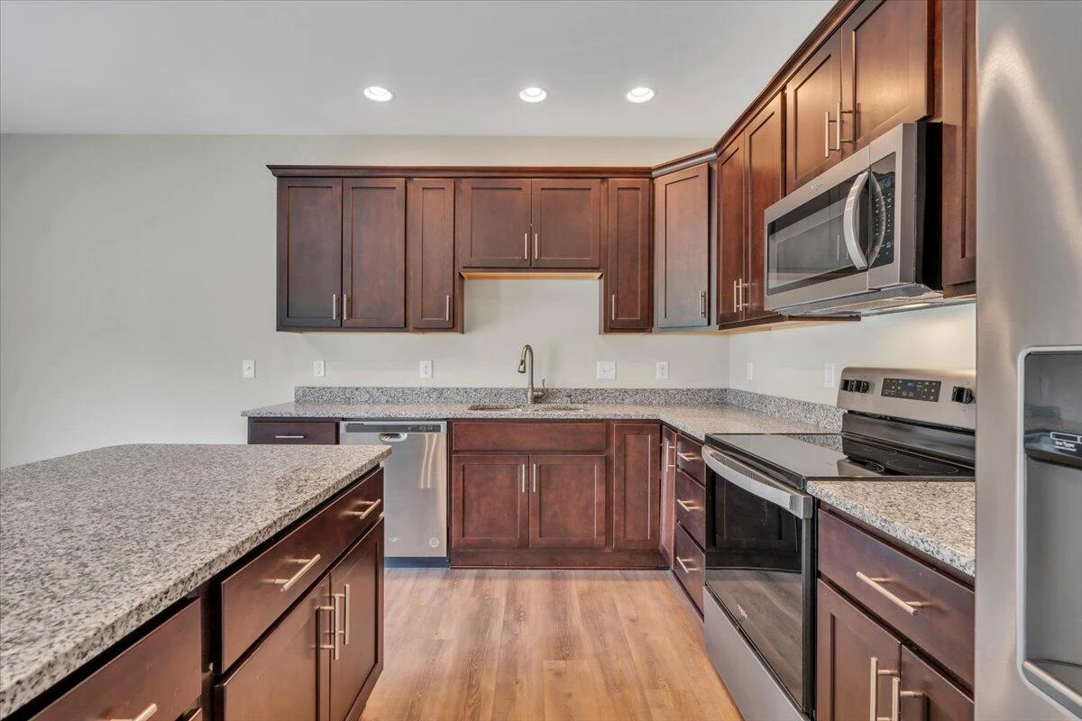 225 Louise LN - Photo 16