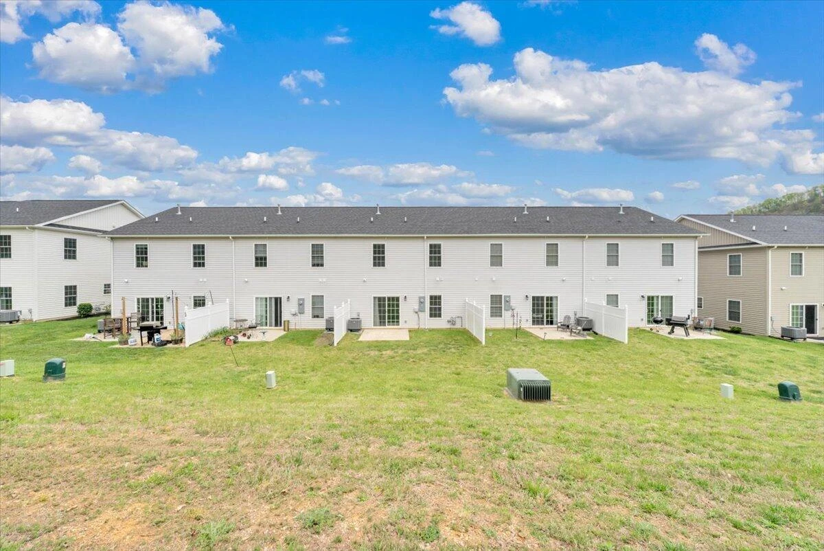 225 Louise LN - Photo 36