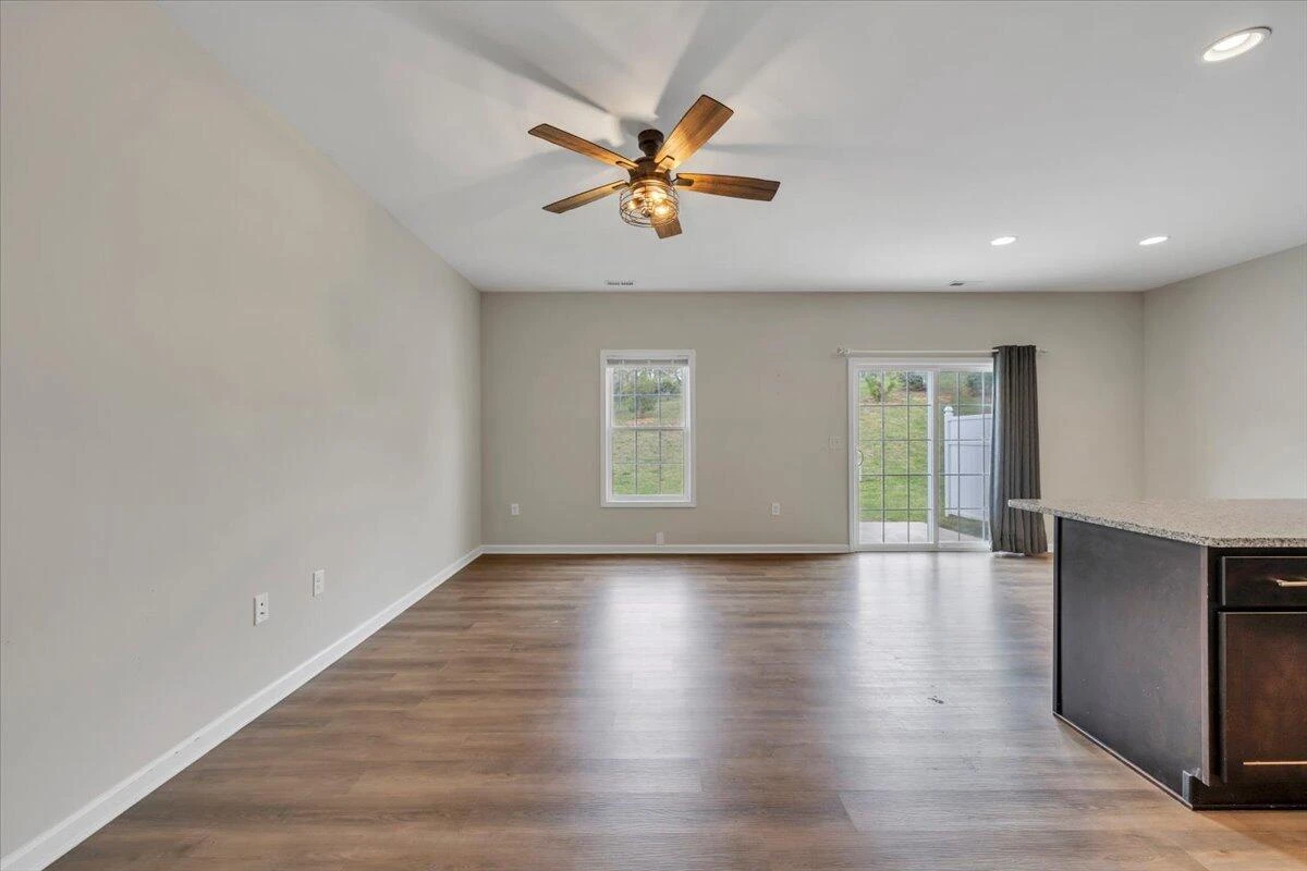 225 Louise LN - Photo 9