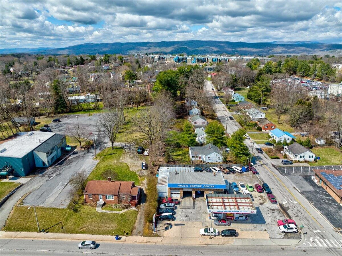 1107 N Main ST - Photo 13