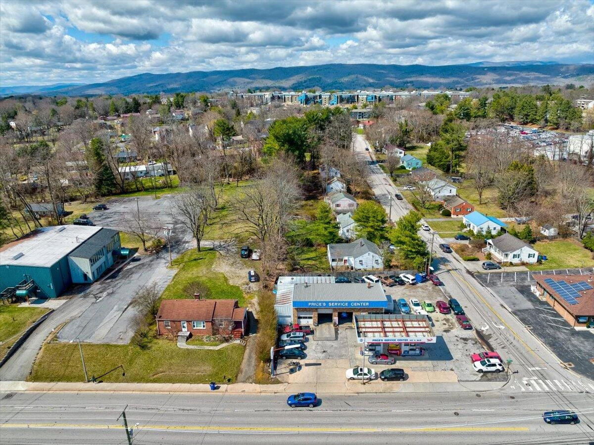 1107 N Main ST - Photo 18