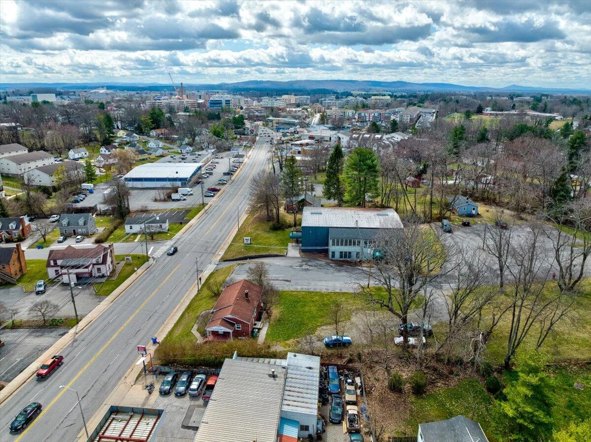 1107 N Main ST - Photo 23