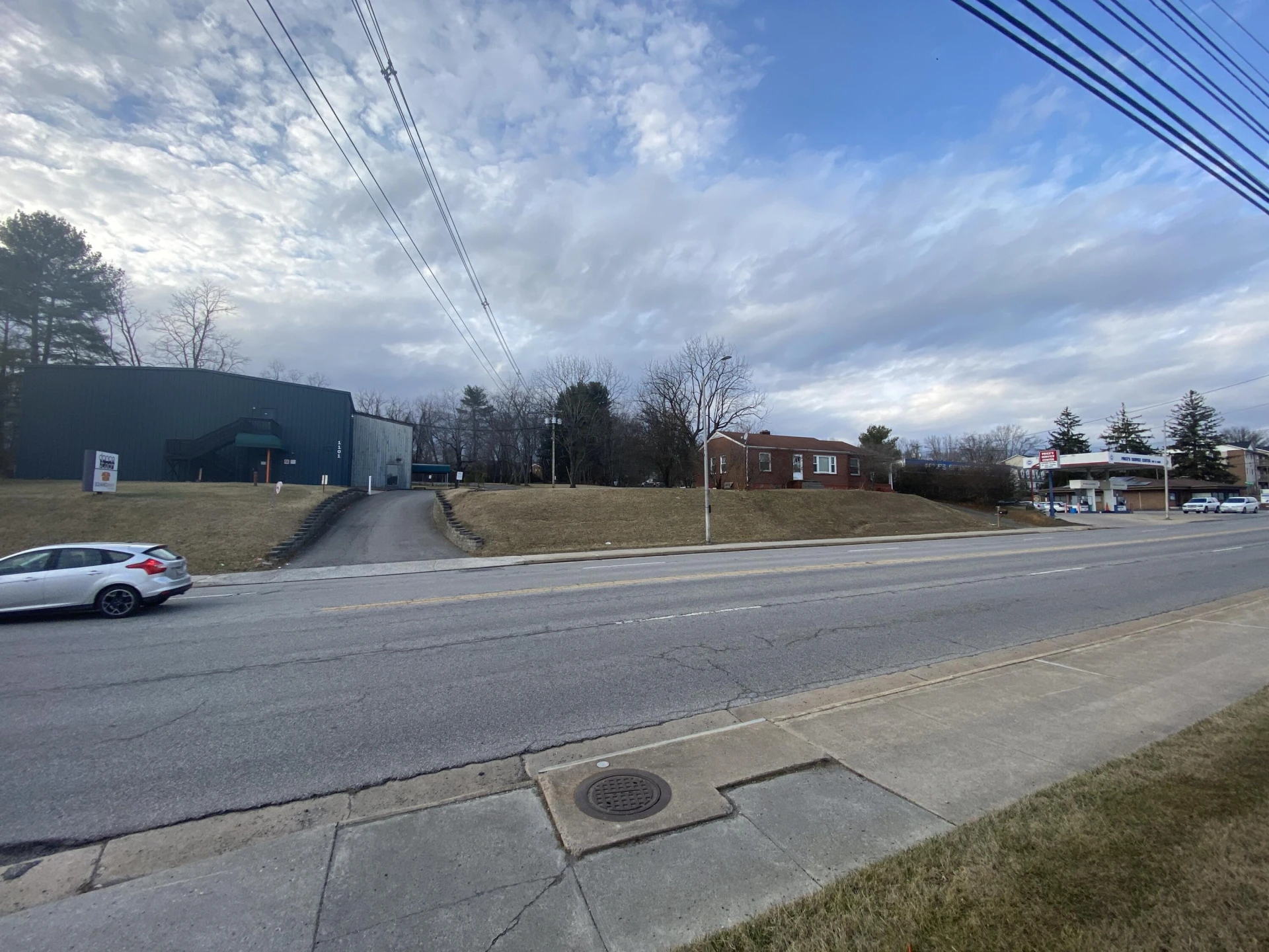 1107 N Main ST - Photo 5