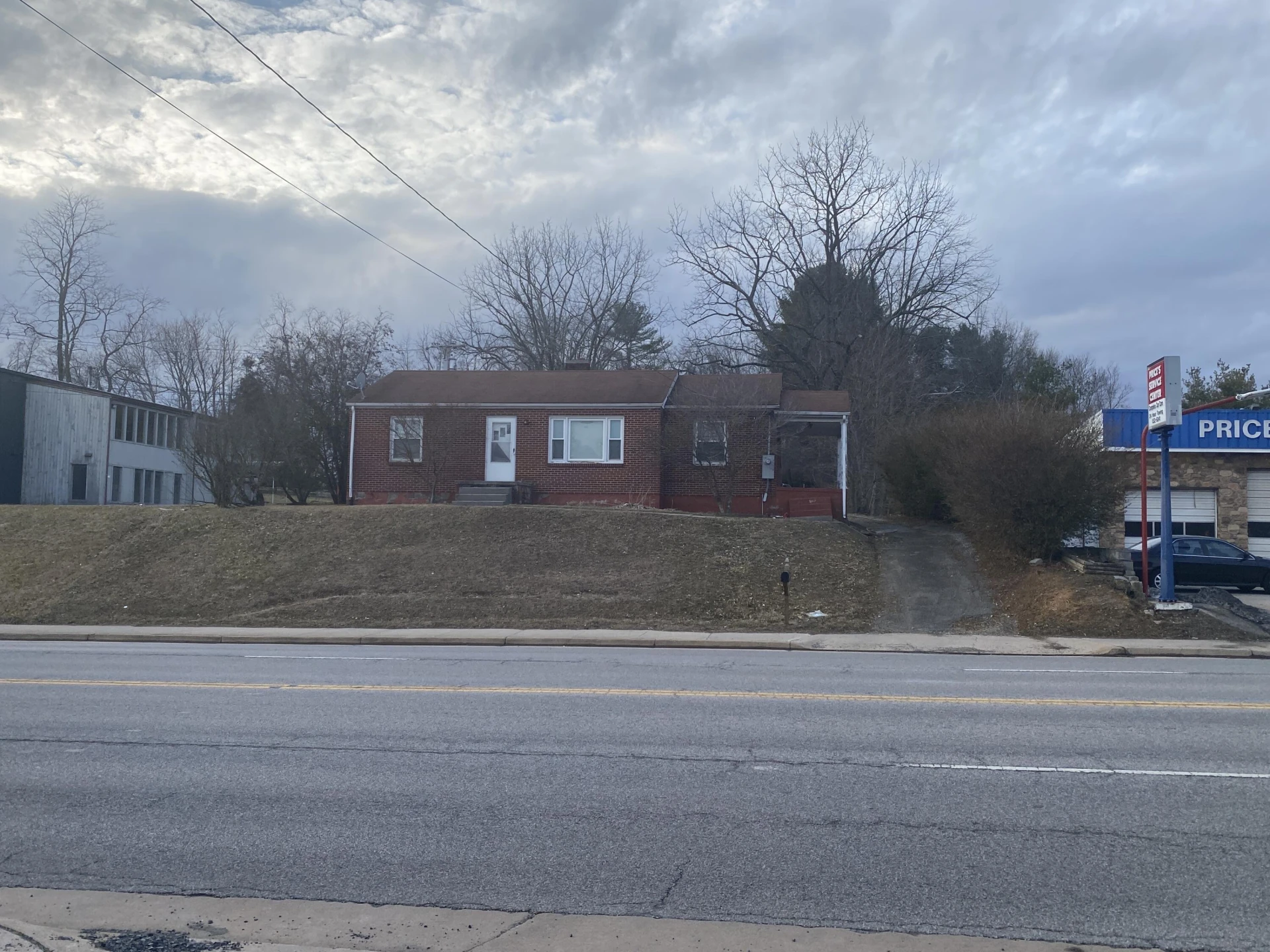 1107 N Main ST - Photo 6