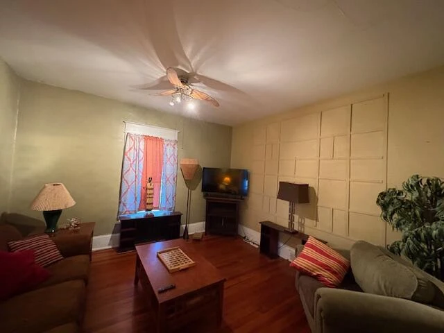 2715 Massachusetts AVE NW - Photo 2