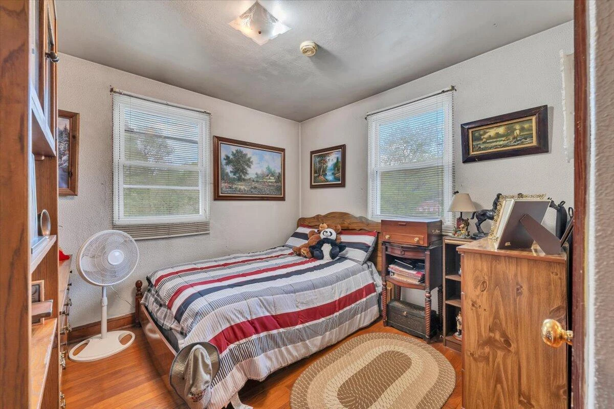 3302 Troxell RD SE - Photo 16