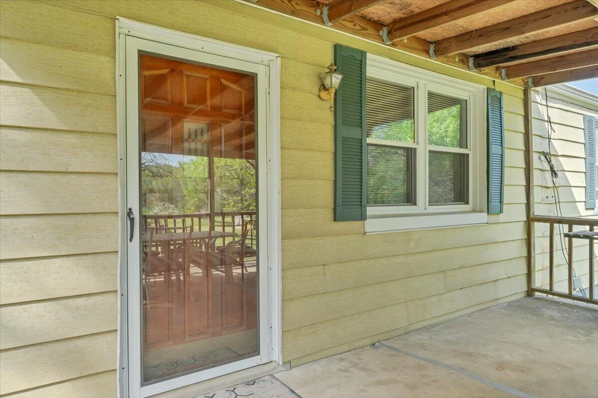 3302 Troxell RD SE - Photo 2