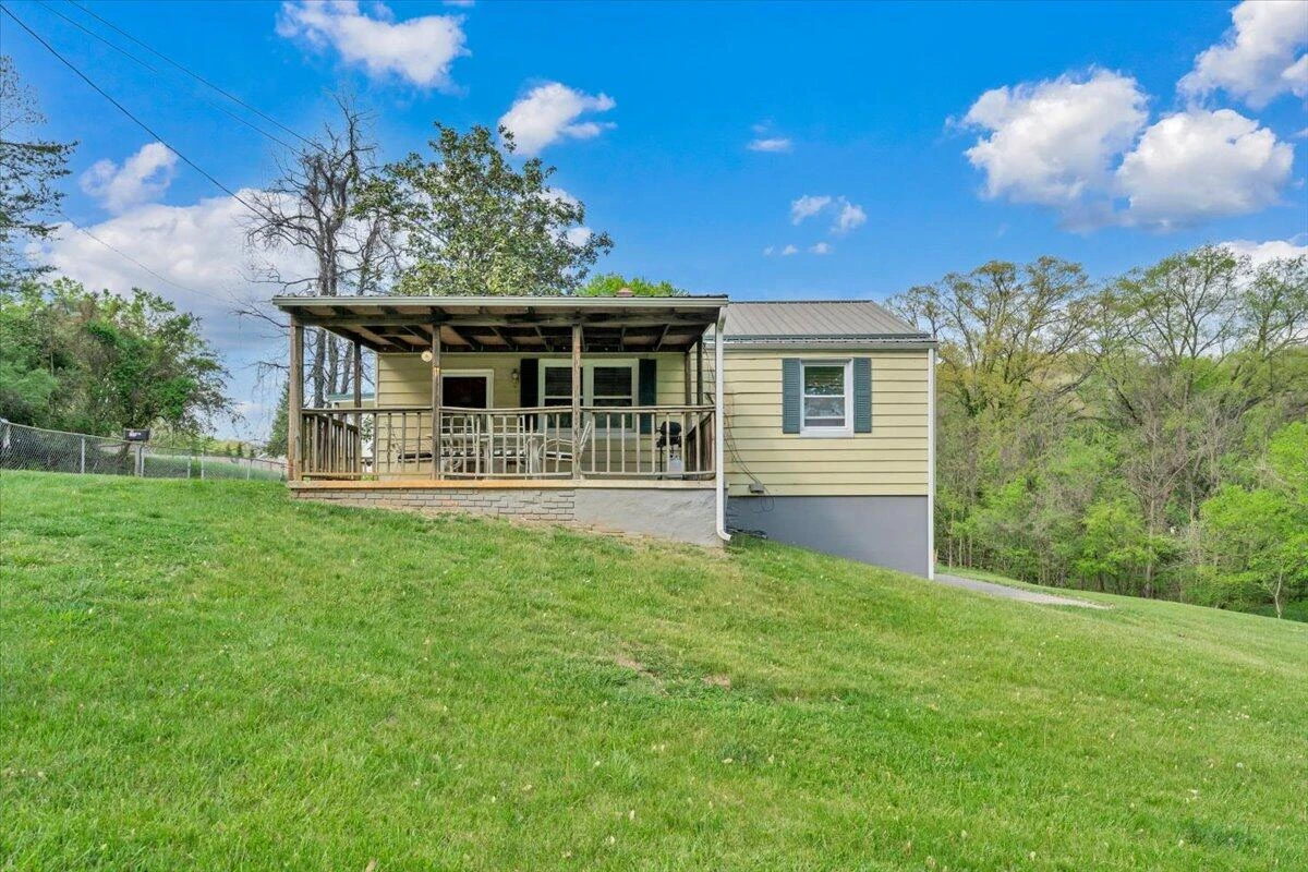 3302 Troxell RD SE - Photo 22