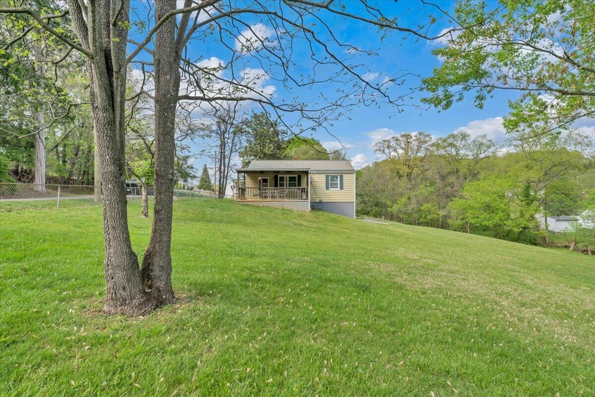 3302 Troxell RD SE - Photo 24
