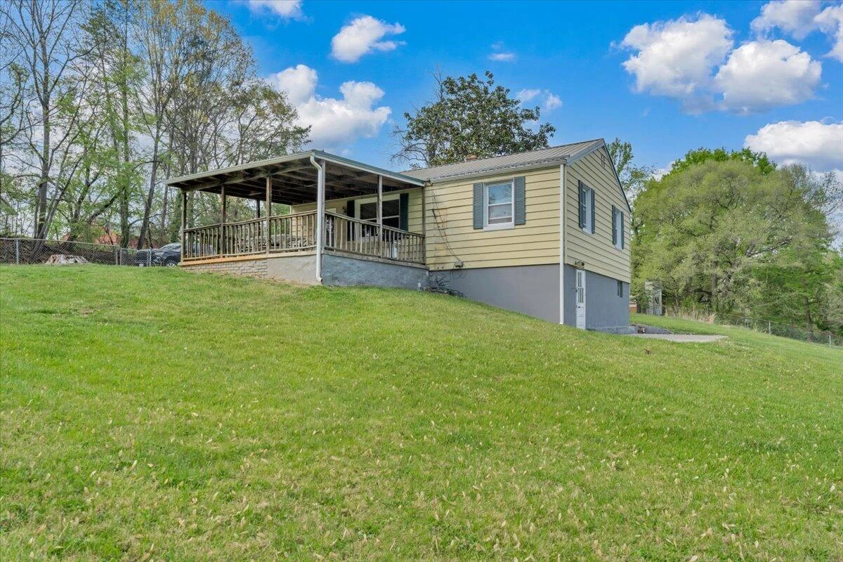 3302 Troxell RD SE - Photo 29