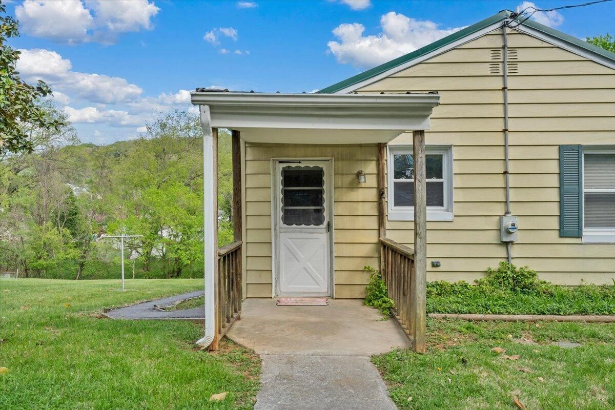 3302 Troxell RD SE - Photo 34