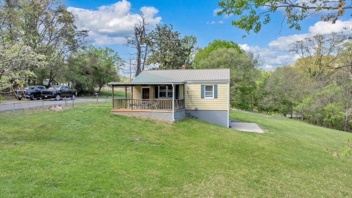 3302 Troxell RD SE - Photo 40