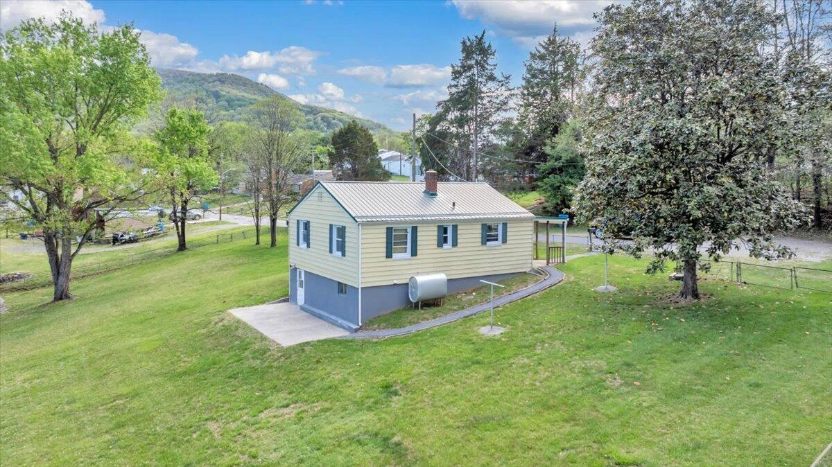 3302 Troxell RD SE - Photo 43