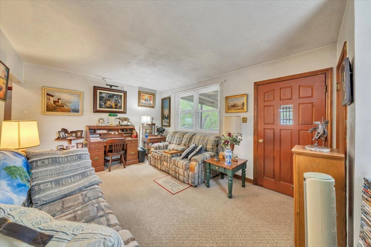3302 Troxell RD SE - Photo 6