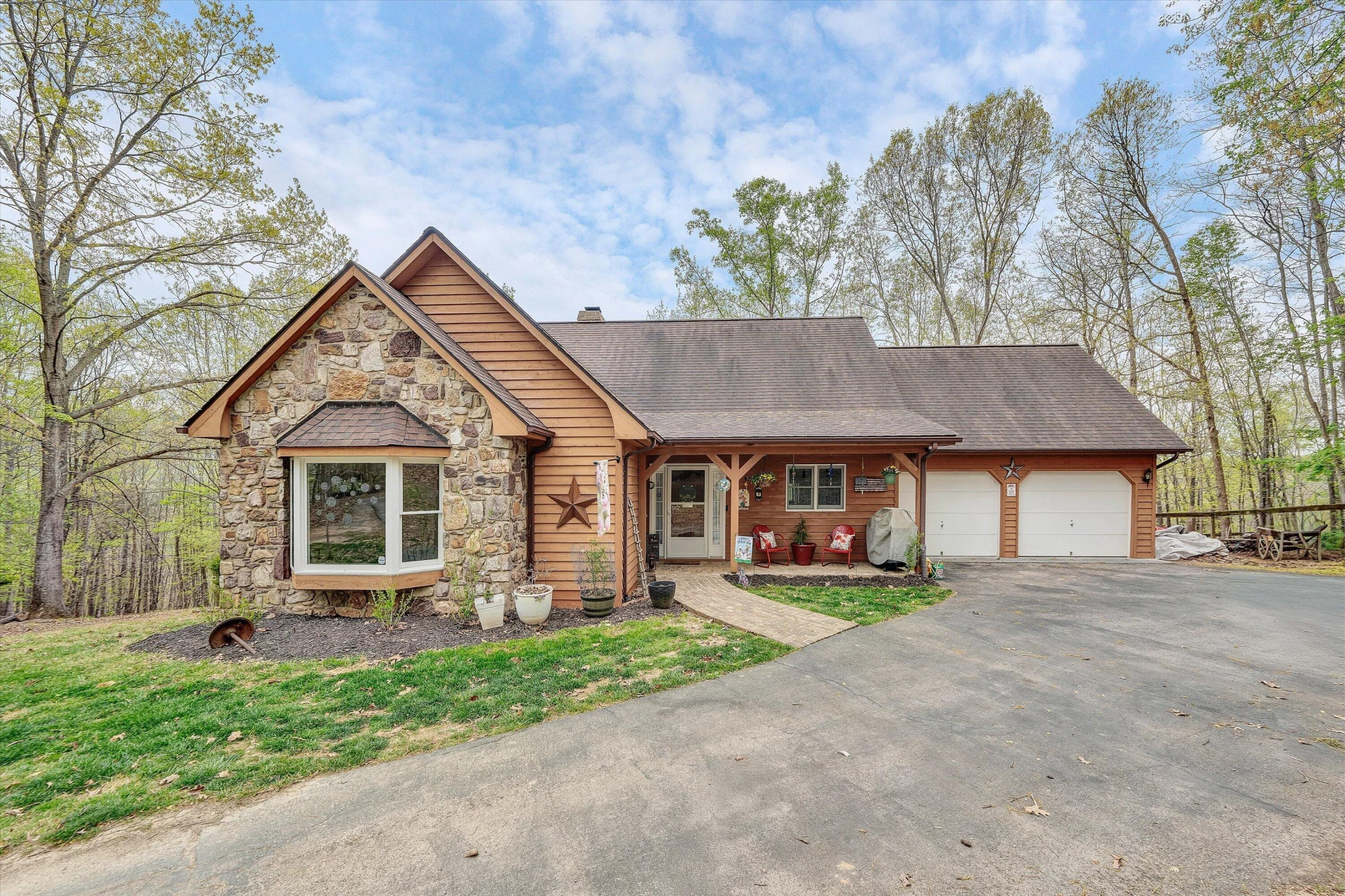 1285 Echo Hills RD