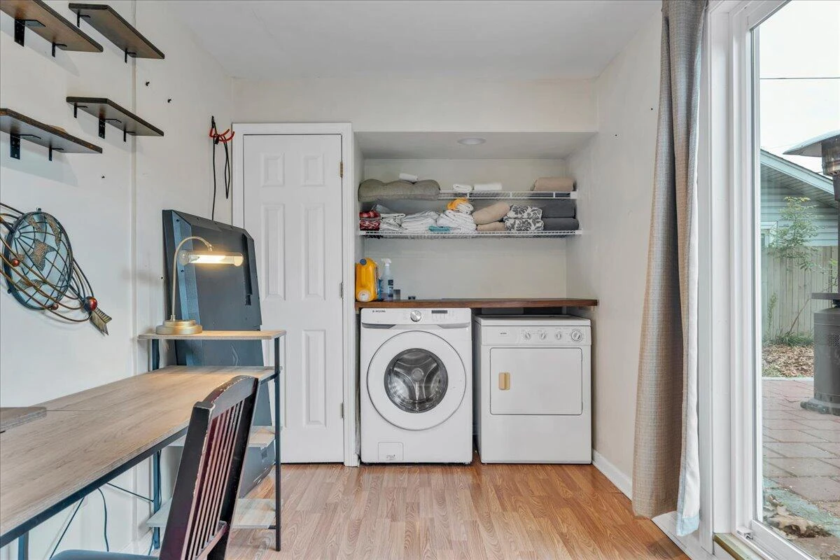 422 Arbor AVE SE - Photo 17