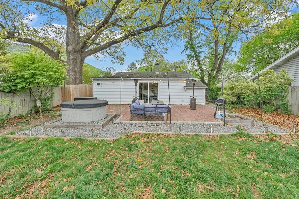 422 Arbor AVE SE - Photo 25