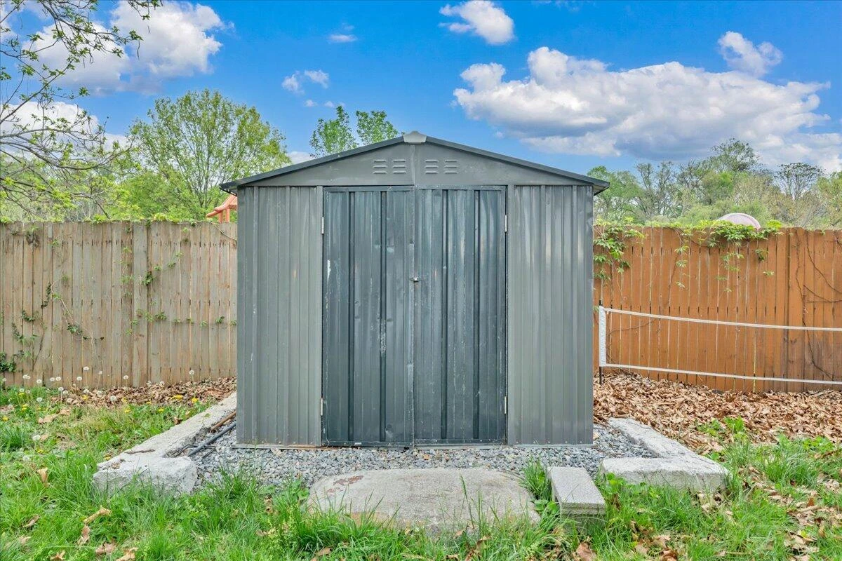 422 Arbor AVE SE - Photo 27