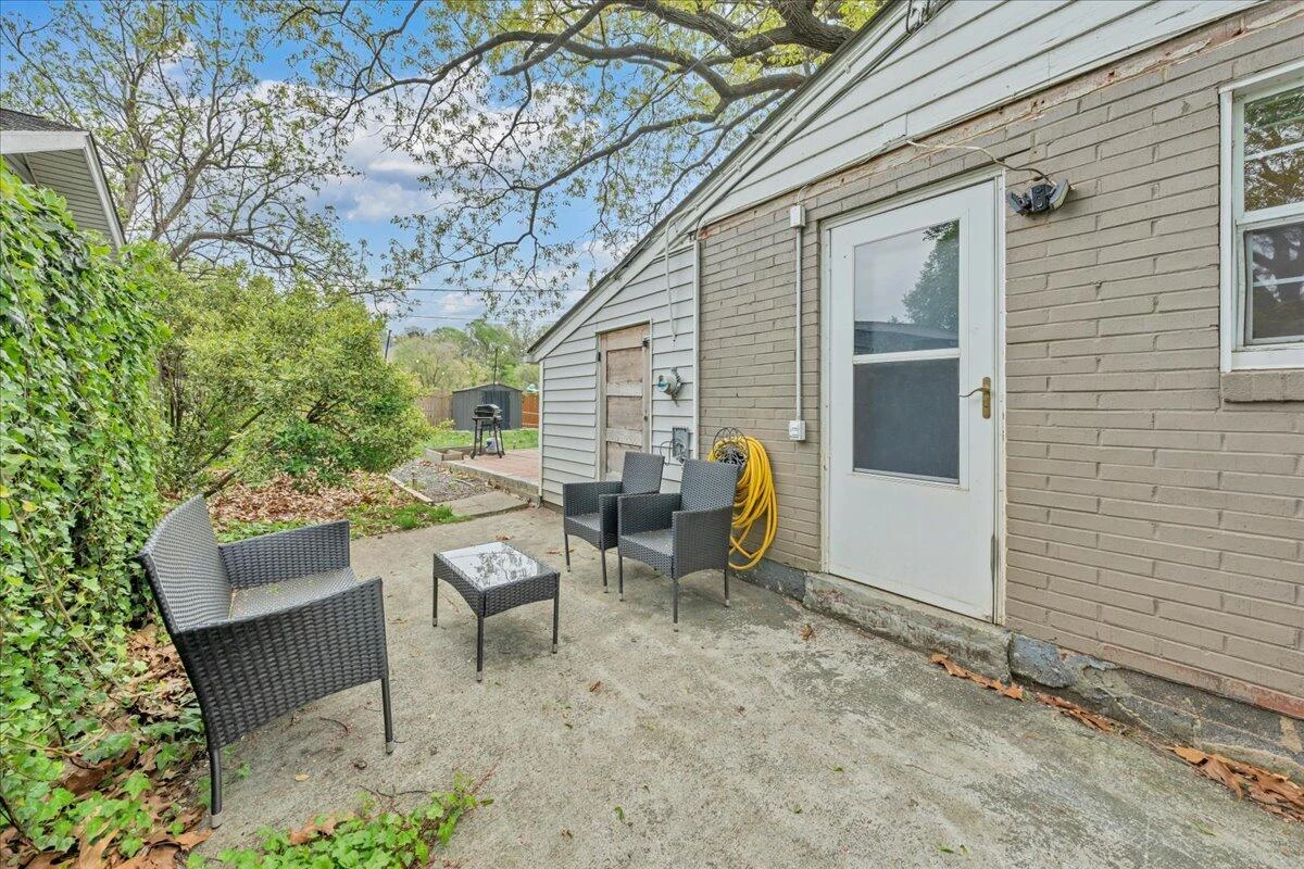 422 Arbor AVE SE - Photo 29