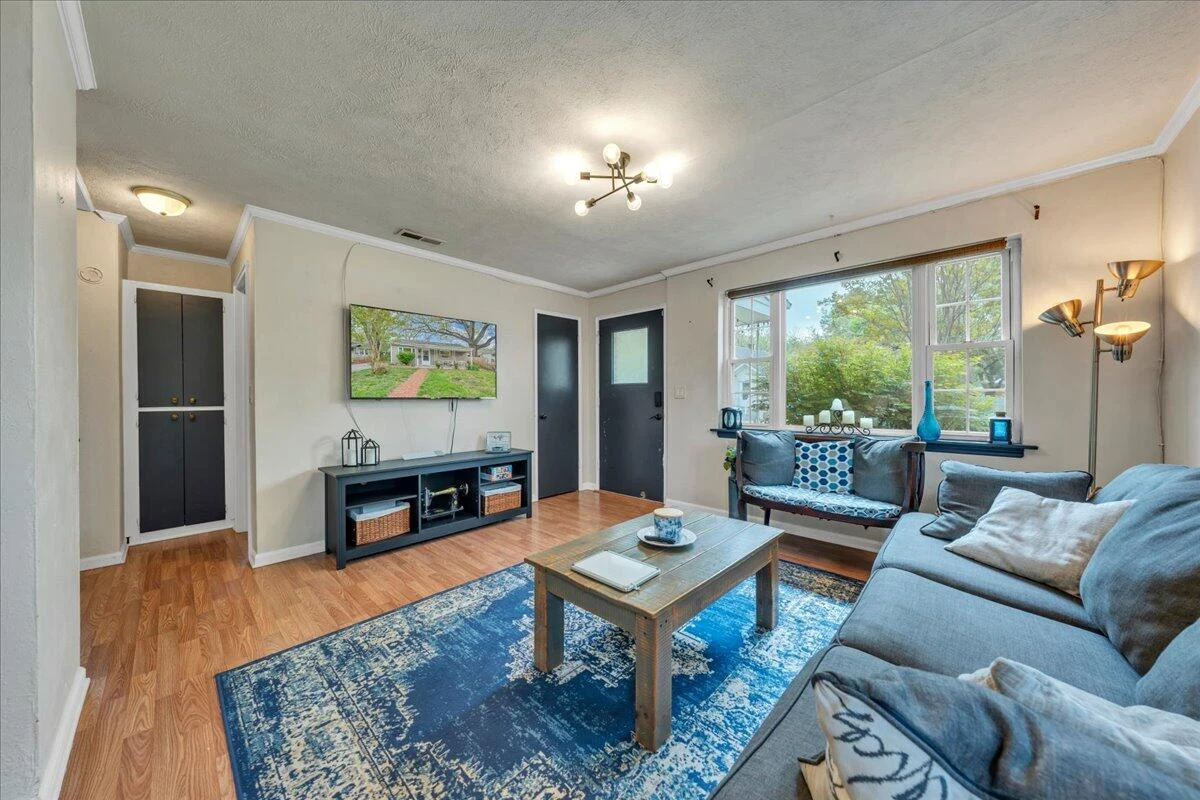 422 Arbor AVE SE - Photo 9